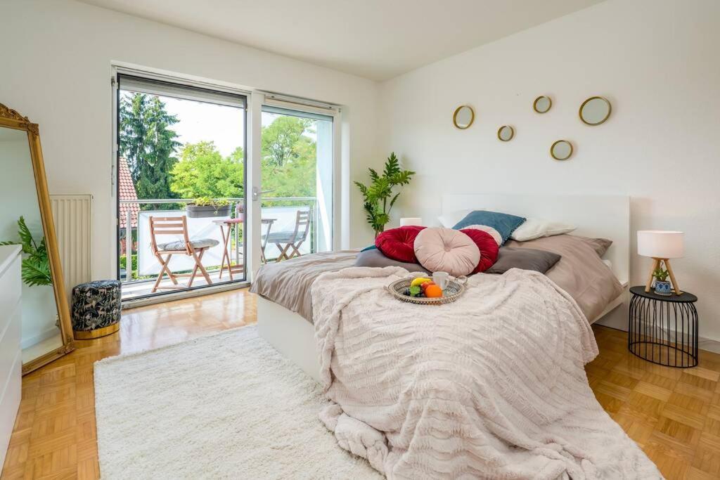 Eg Rechts -Wunderschone 80M² Grosse 3-Zimmer City Wohnung Nahe Salzburg فريلاسنغ المظهر الخارجي الصورة
